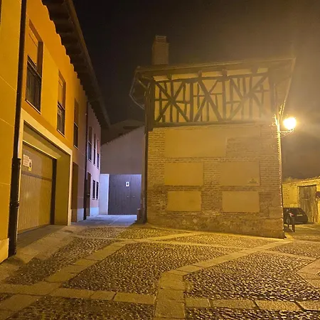 El Palacio De Juana Holiday home Tordesillas